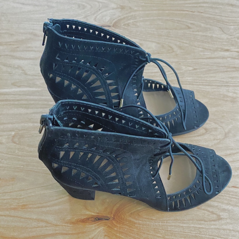 Lace up heals
